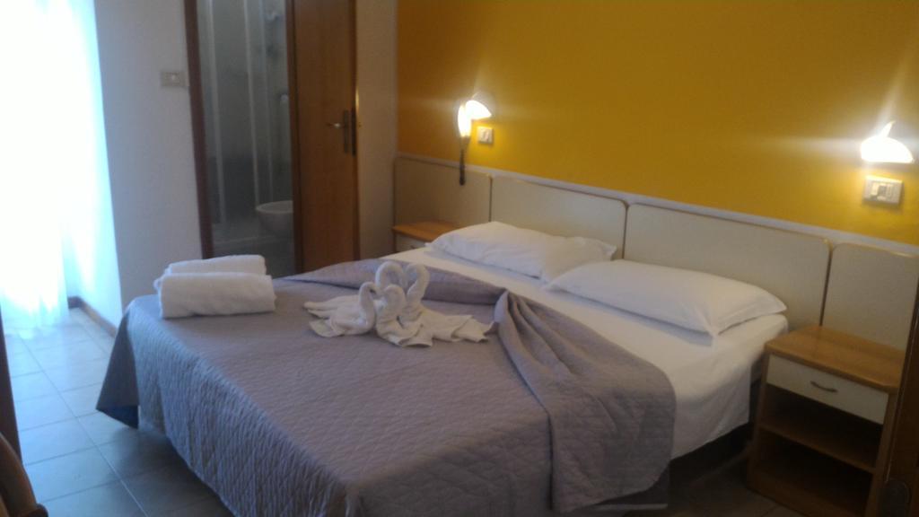 Hotel Madrid Rimini Exterior photo
