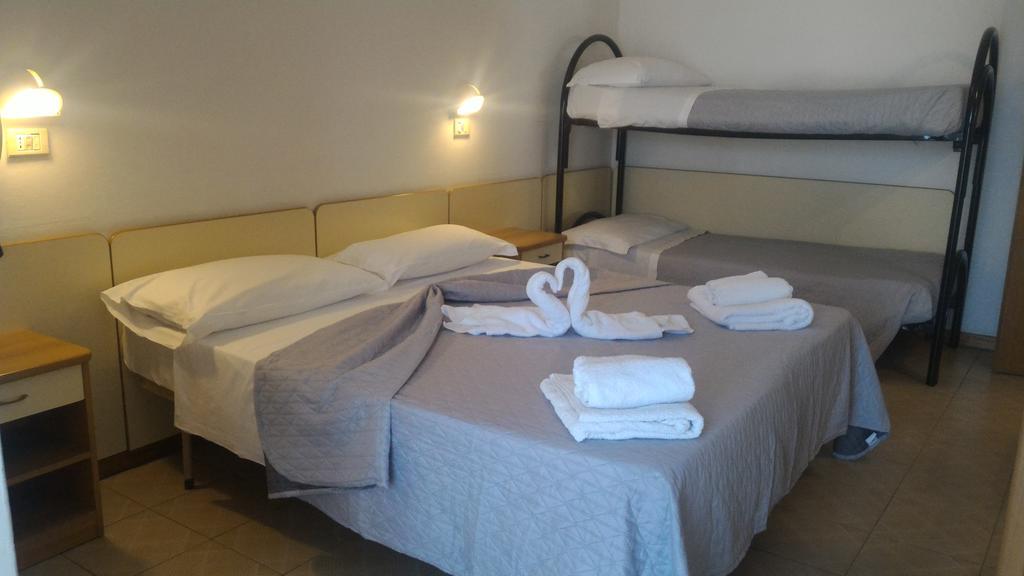 Hotel Madrid Rimini Exterior photo